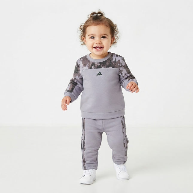 TUTA ADIDAS SEASONAL ESSENTIALS CAMO FLEECE JOGGER KIDS
