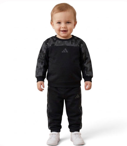 TUTA ADIDAS SEASONAL ESSENTIALS CAMO FLEECE JOGGER KIDS