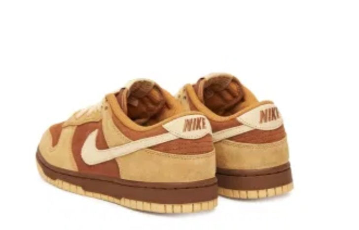 Sneakers W Nike dunk low Beige/Marrone in camoscio
