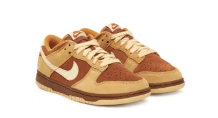Sneakers W Nike dunk low Beige/Marrone in camoscio