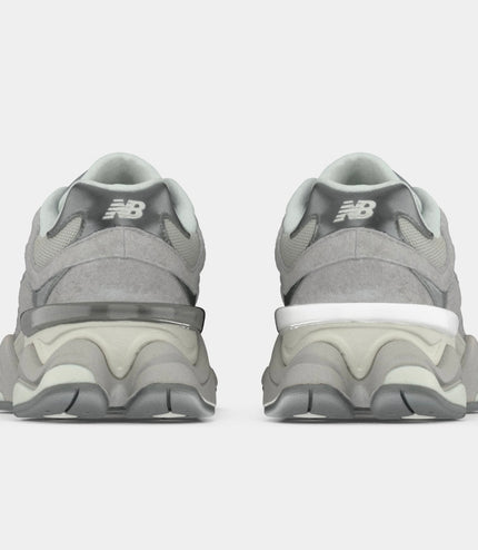 Sneakers New Balance 9060 Grigia/Argento