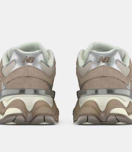 Sneakers New Balance 9060 Marrone